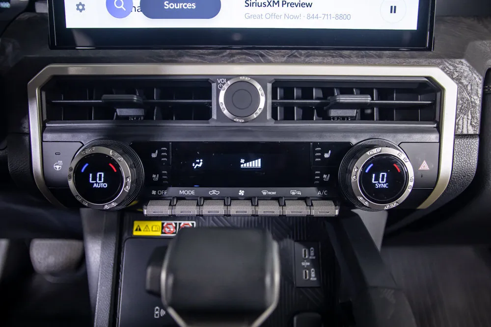 Toyota Tacoma photo 28