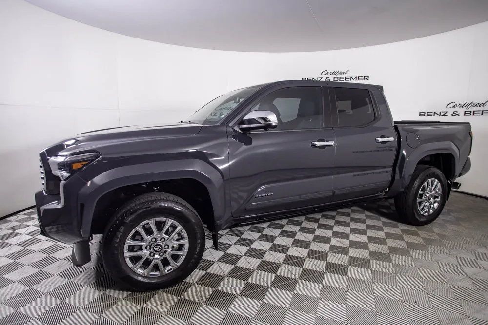 Toyota Tacoma photo 8