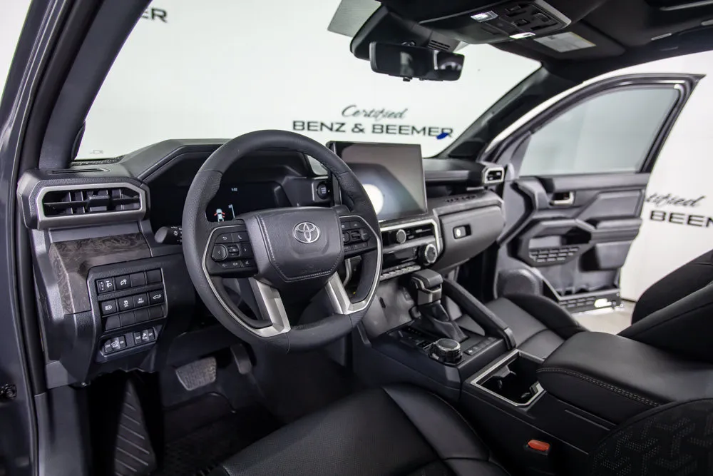 Toyota Tacoma photo 19
