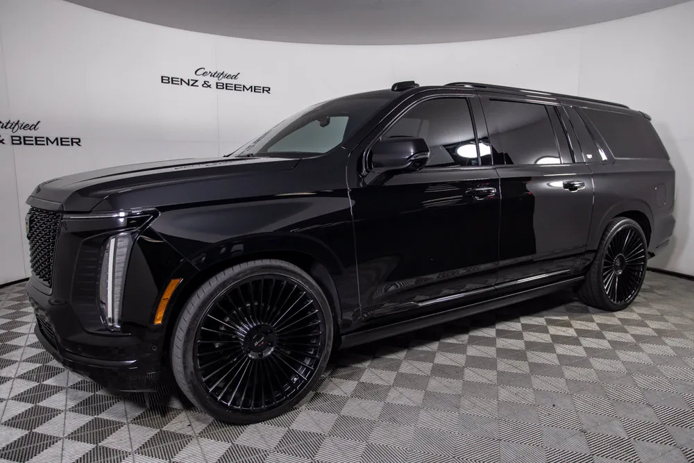 Cadillac Escalade ESV photo 8