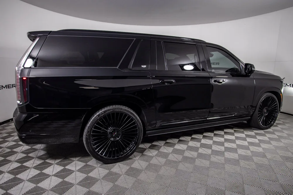 Cadillac Escalade ESV photo 4