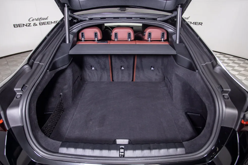BMW i4 photo 8