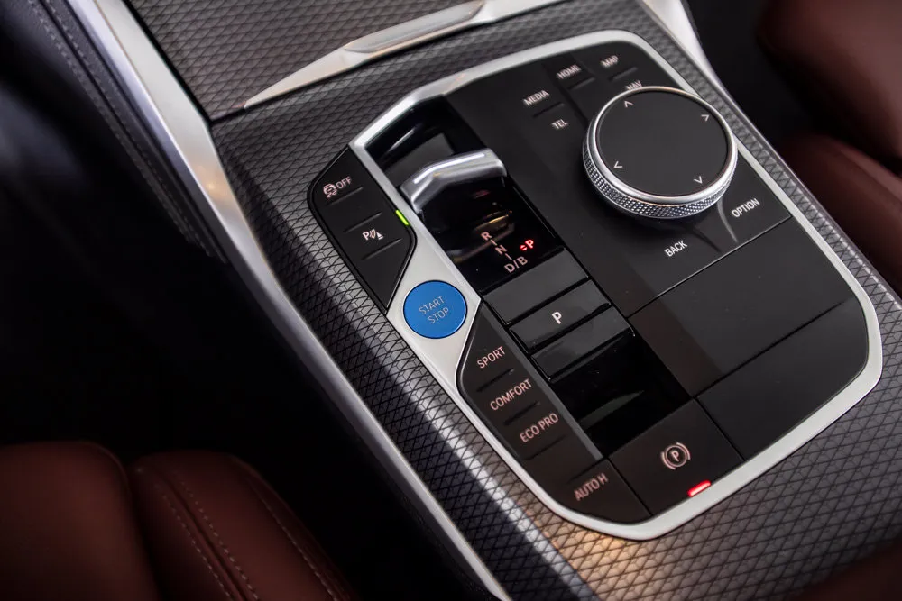 BMW i4 photo 34