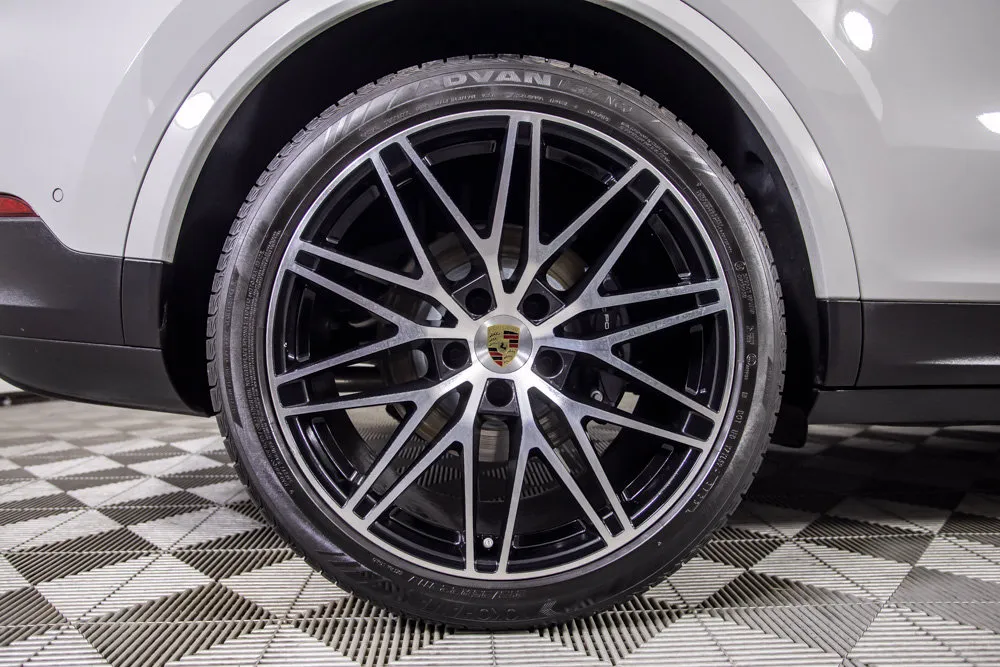 Porsche Cayenne photo 46