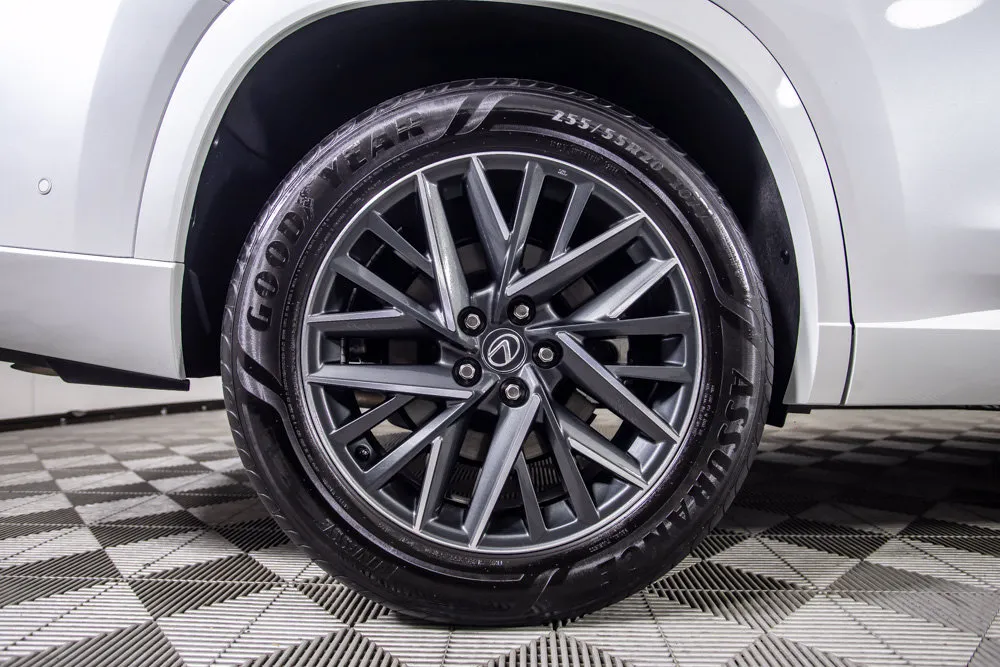 Lexus TX photo 42
