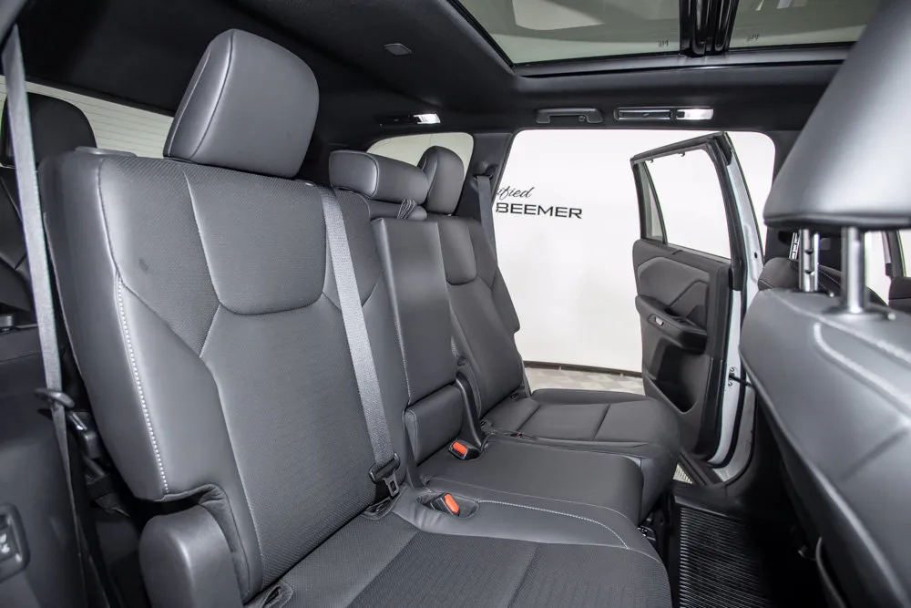 Lexus TX photo 17