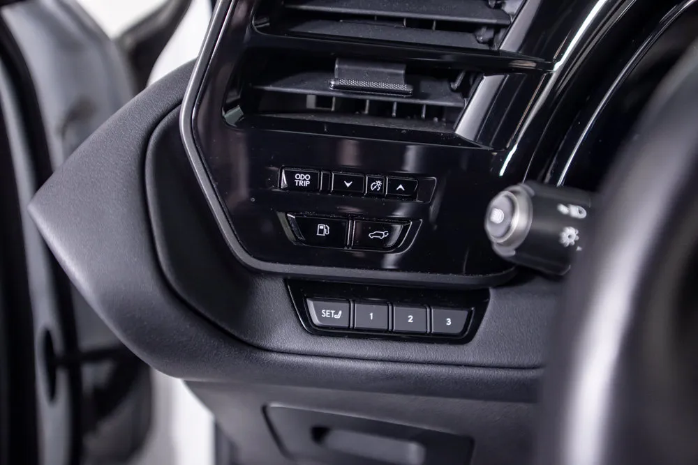 Lexus TX photo 37