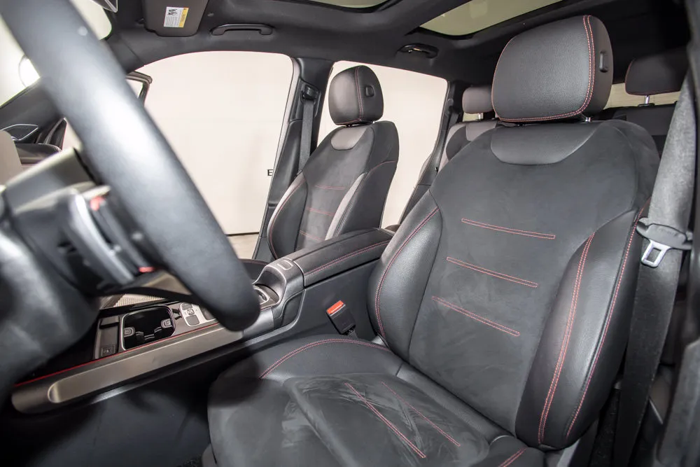 Mercedes-Benz GLB photo 14