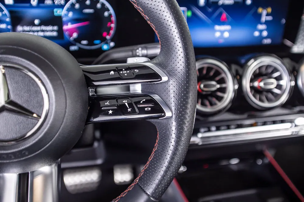 Mercedes-Benz GLB photo 39