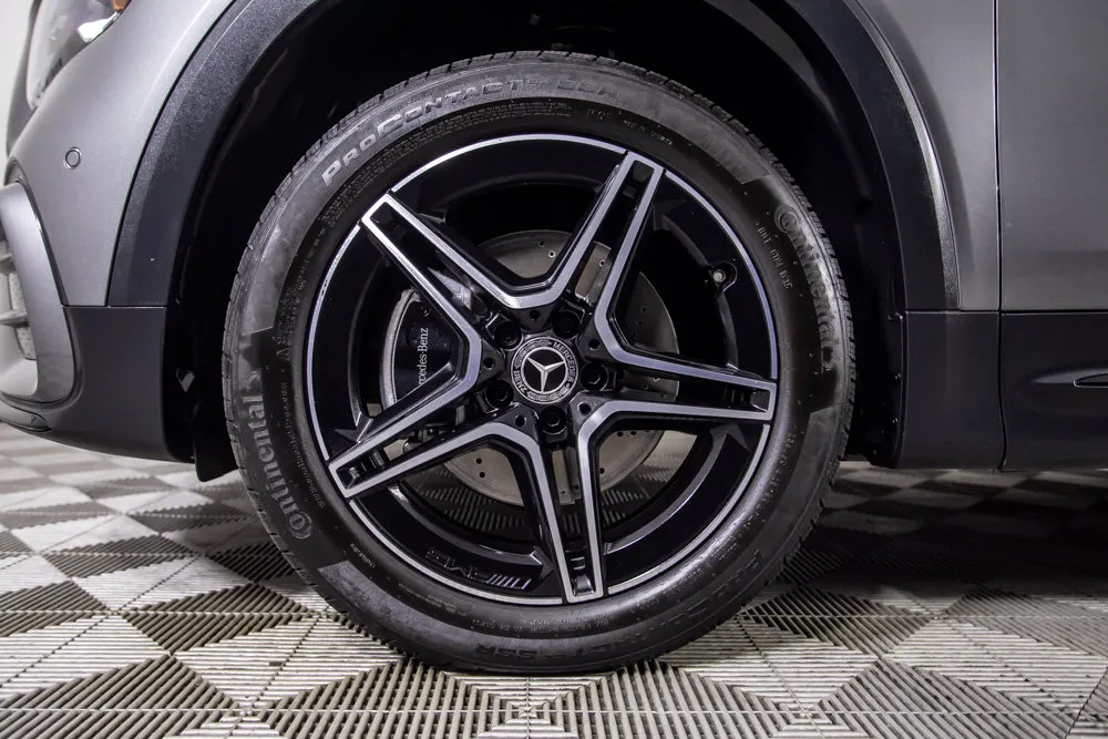 Mercedes-Benz GLB photo 40