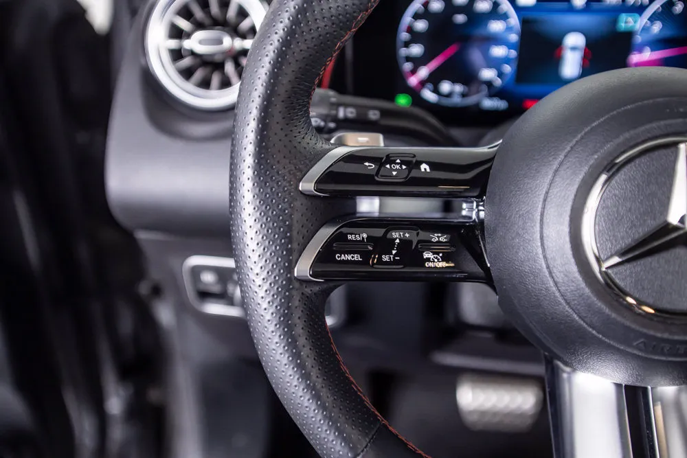 Mercedes-Benz GLB photo 38