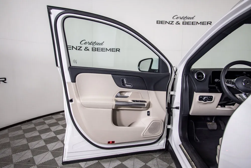 Mercedes-Benz GLA photo 17