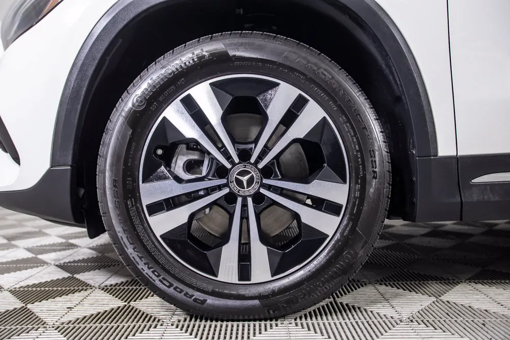 Mercedes-Benz GLA photo 38