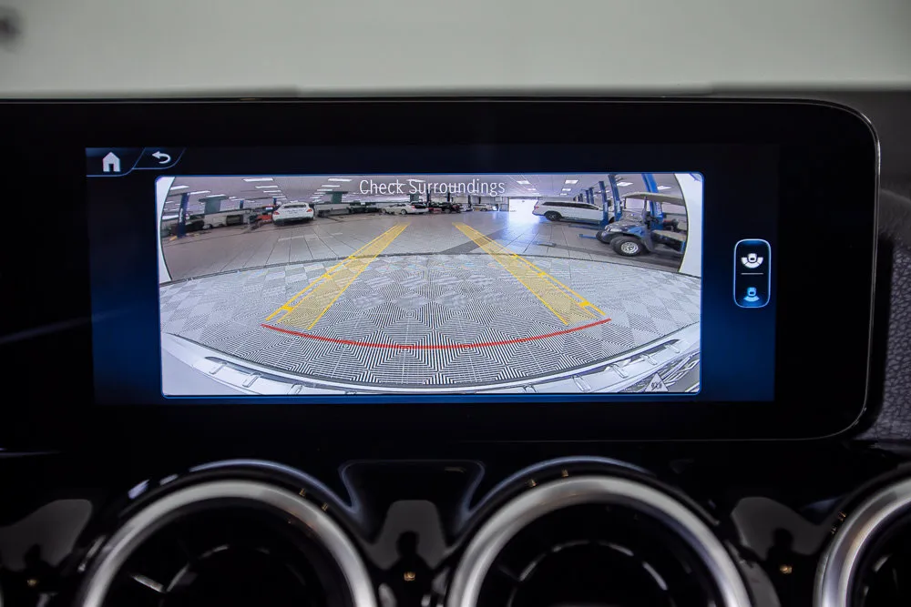 Mercedes-Benz GLA photo 26