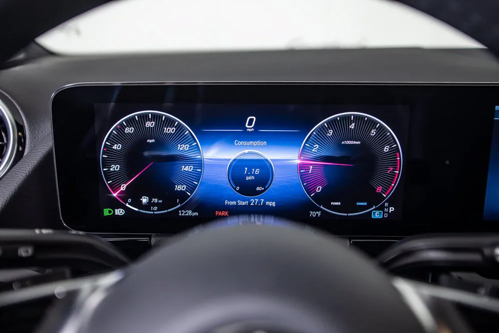 Mercedes-Benz GLA photo 22