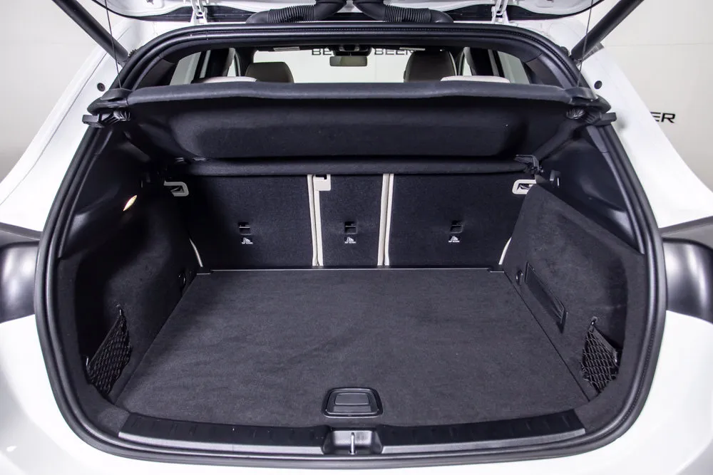 Mercedes-Benz GLA photo 8