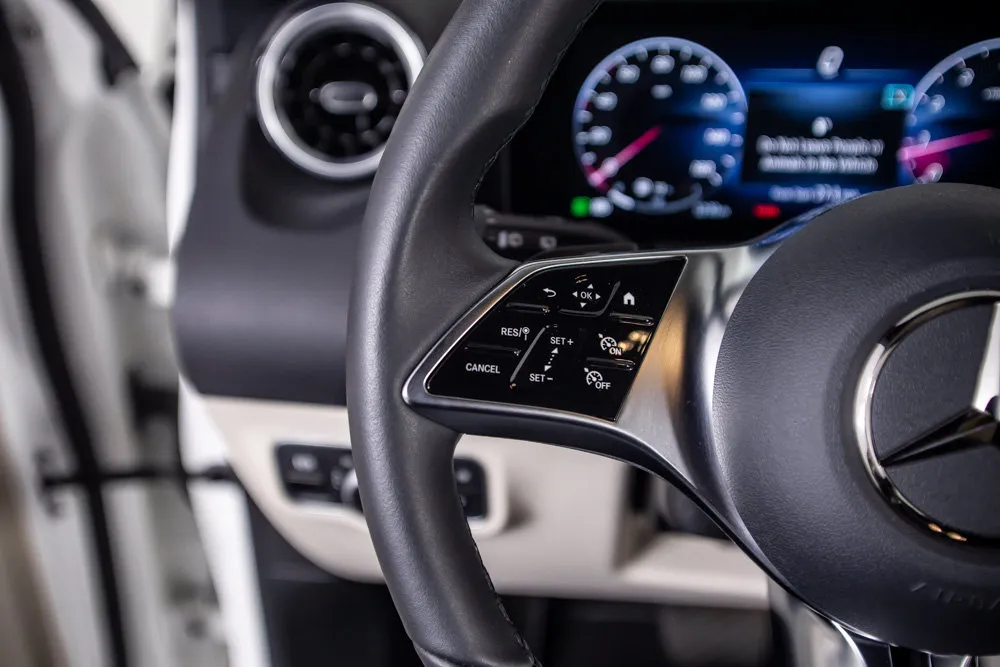Mercedes-Benz GLA photo 34