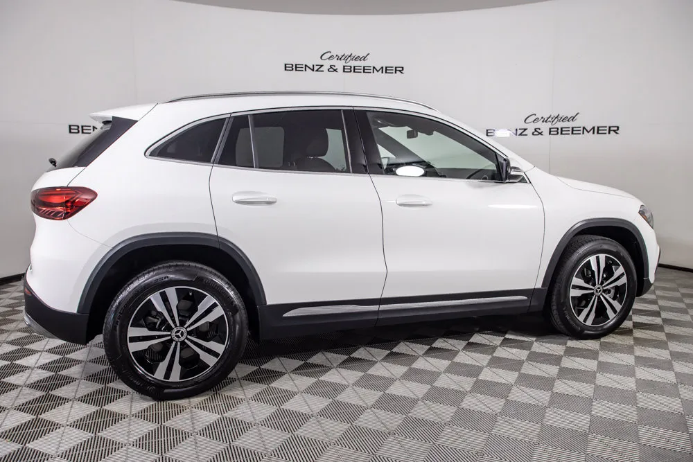 Mercedes-Benz GLA photo 4