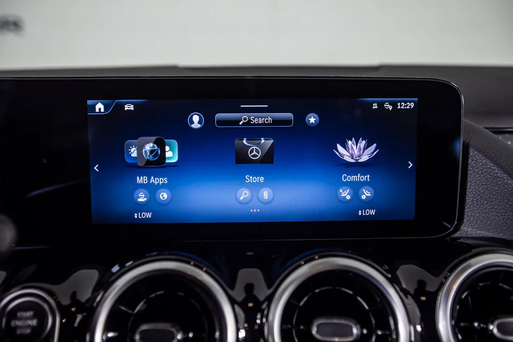 Mercedes-Benz GLA photo 27