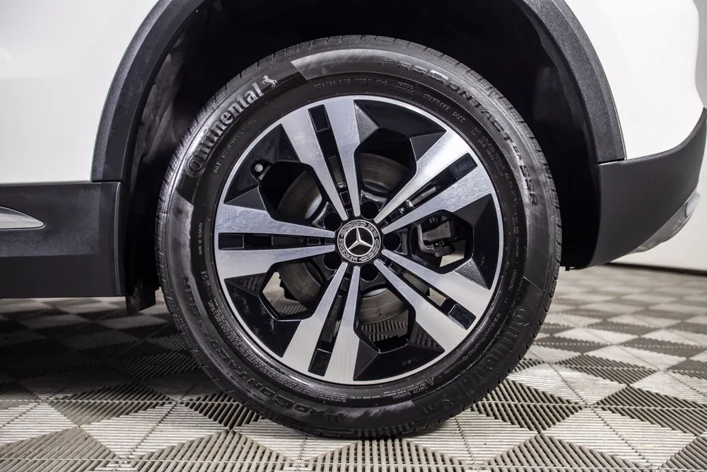 Mercedes-Benz GLA photo 41