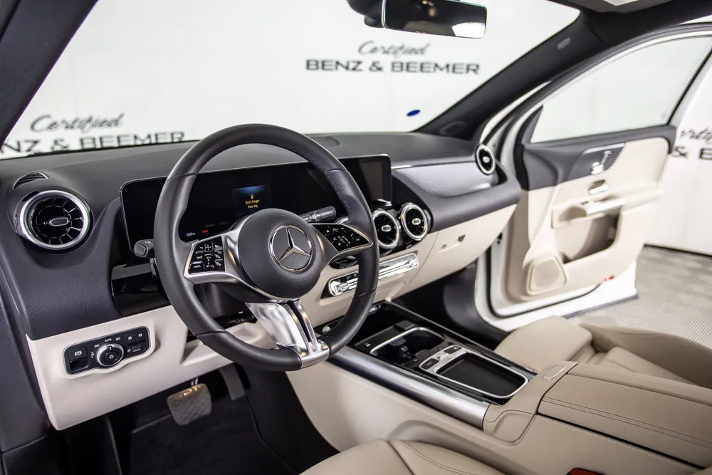 Mercedes-Benz GLA photo 20