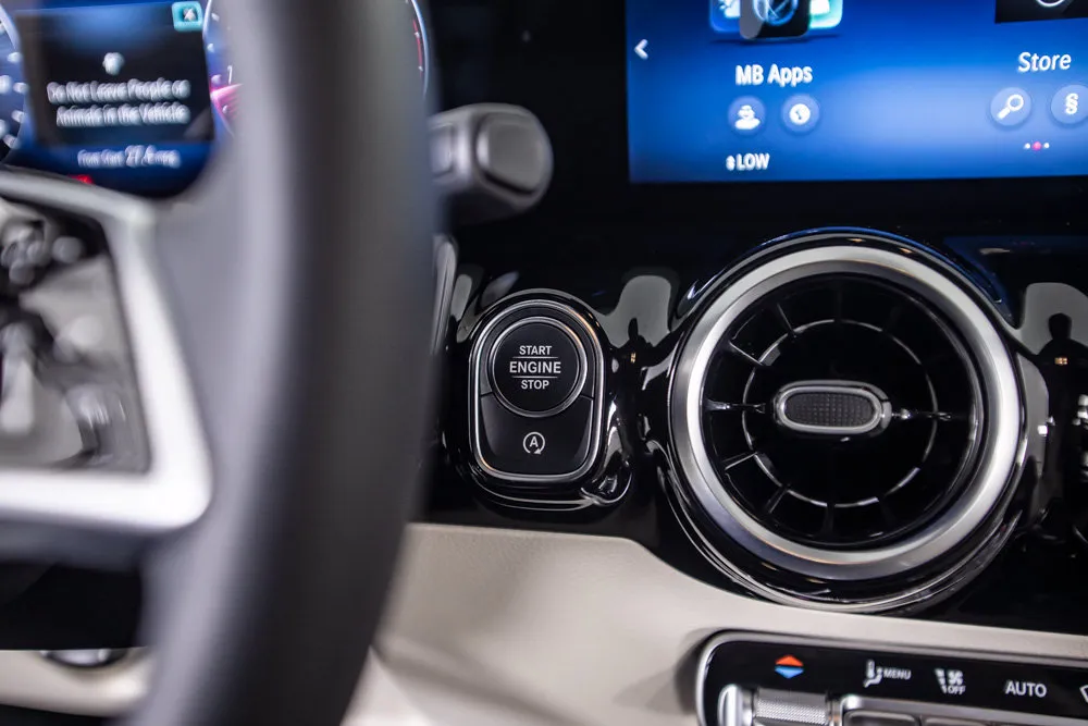 Mercedes-Benz GLA photo 32
