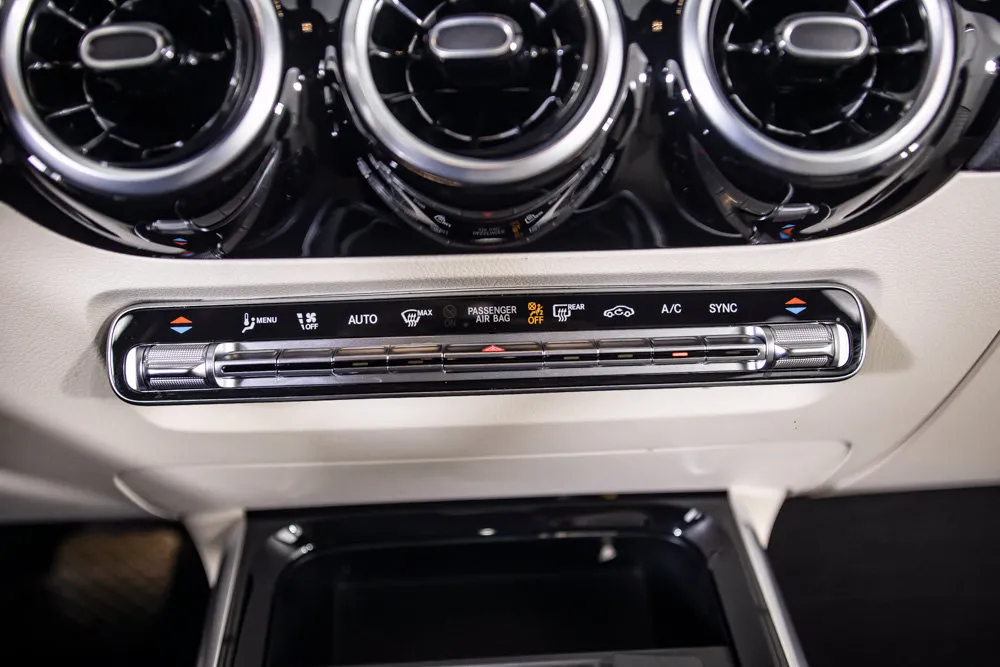 Mercedes-Benz GLA photo 28