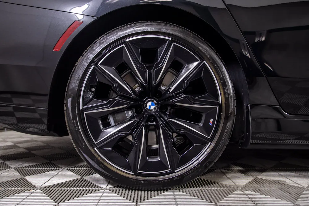 BMW i7 photo 39