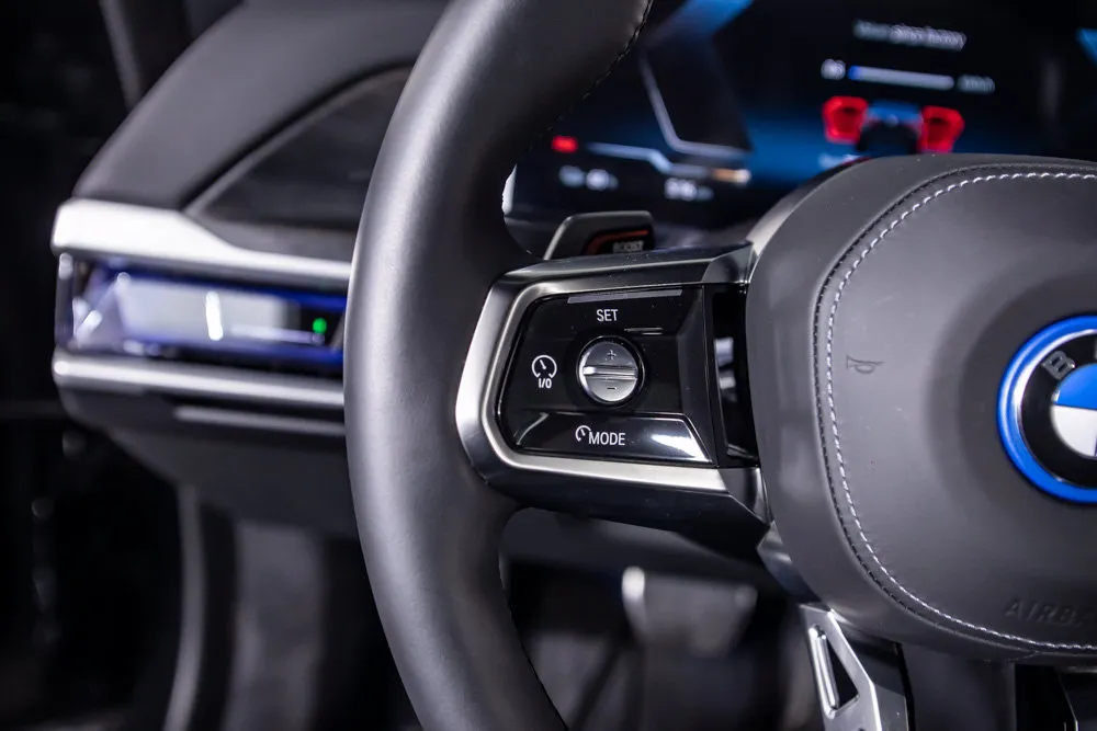 BMW i7 photo 34
