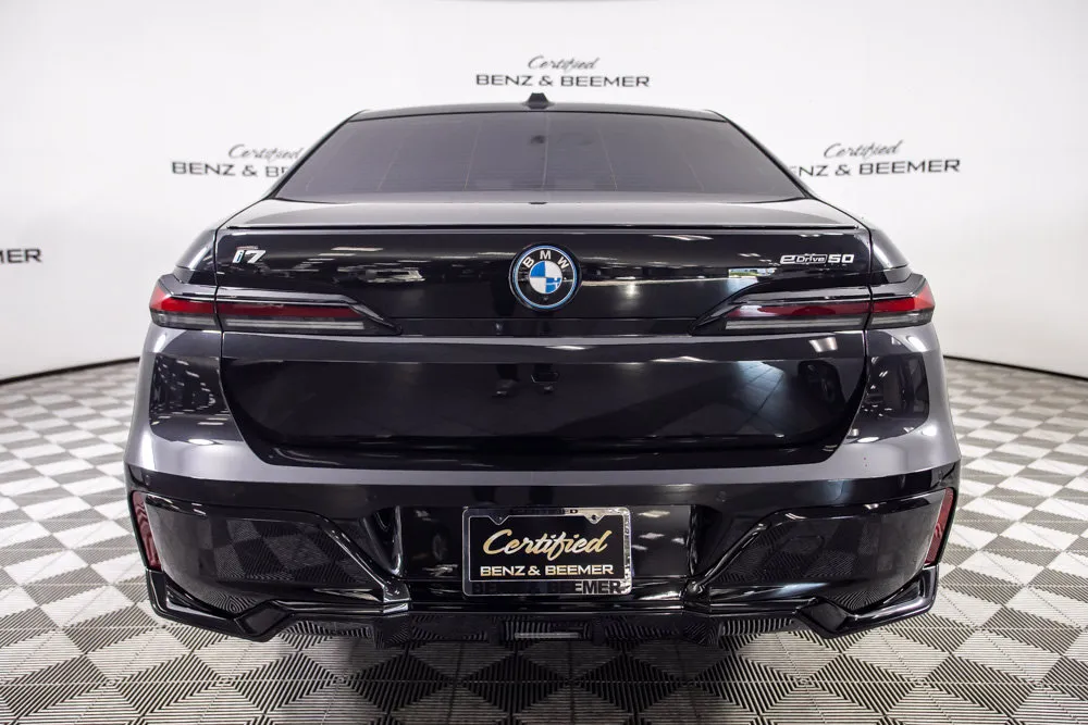 BMW i7 photo 7