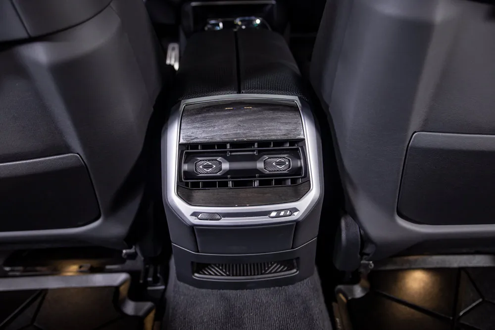 BMW i7 photo 21