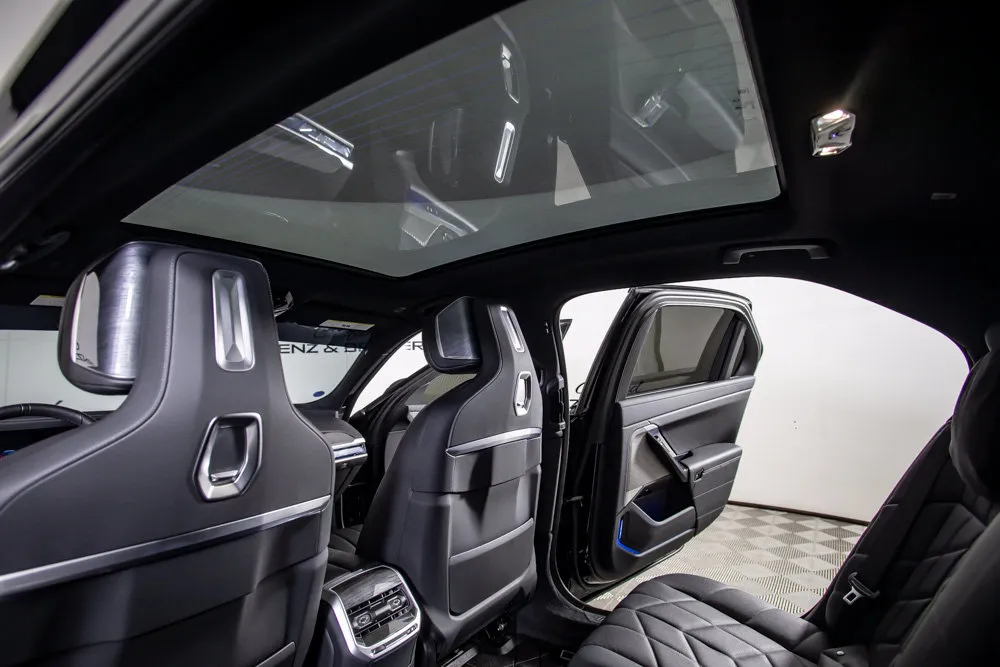 BMW i7 photo 20
