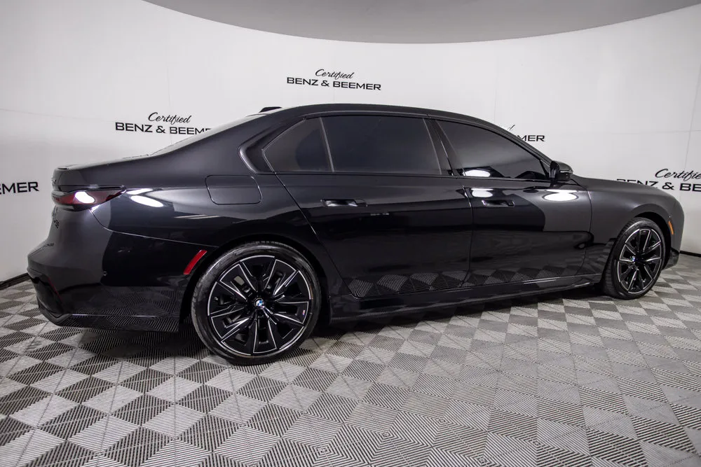BMW i7 photo 4