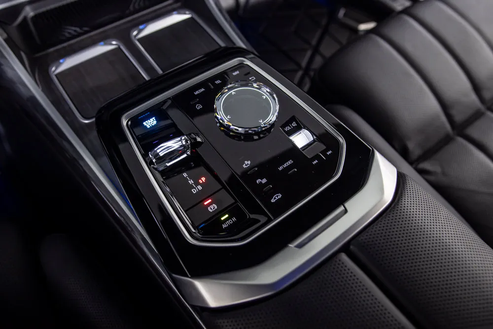 BMW i7 photo 32