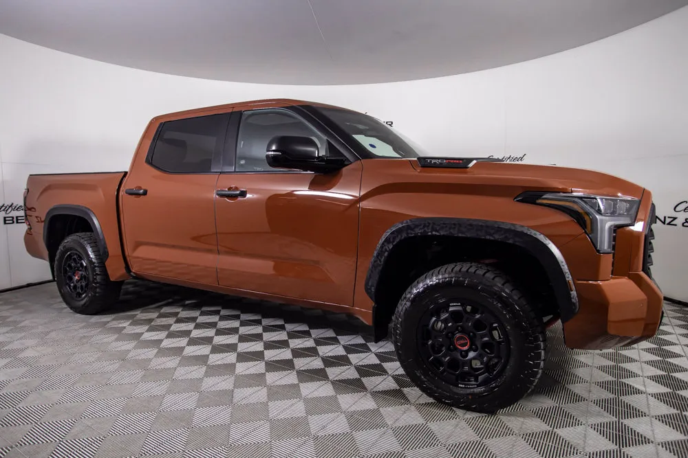Toyota Tundra photo 2