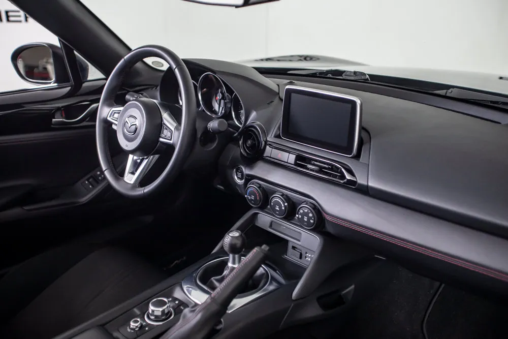 Mazda Miata photo 19