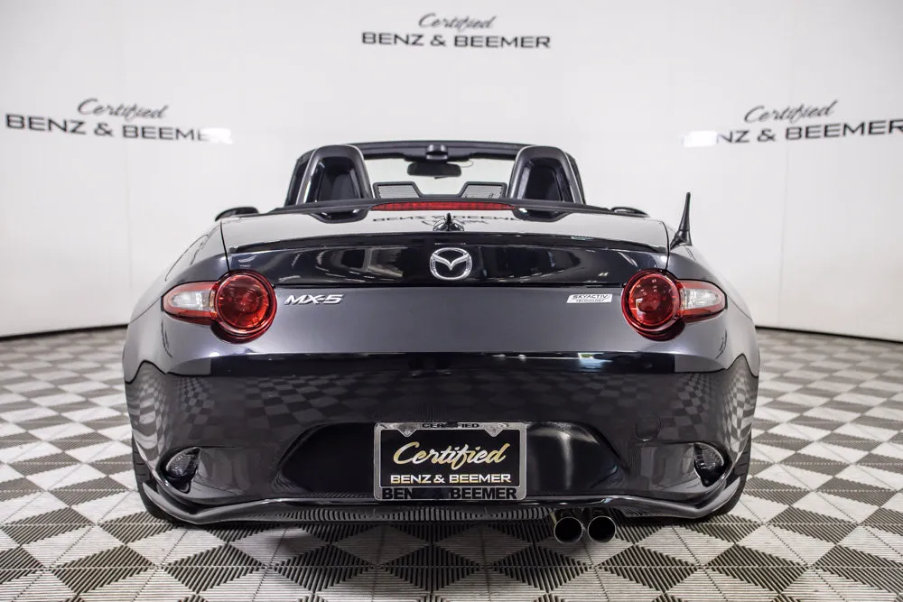 Mazda Miata photo 8
