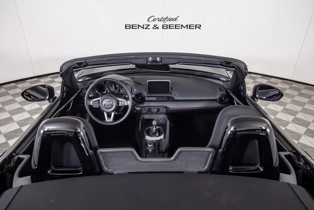 Mazda Miata photo 9