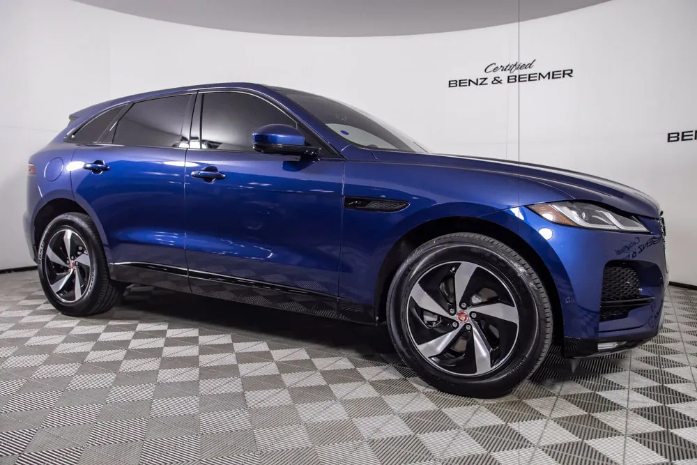 Jaguar F-PACE photo 2