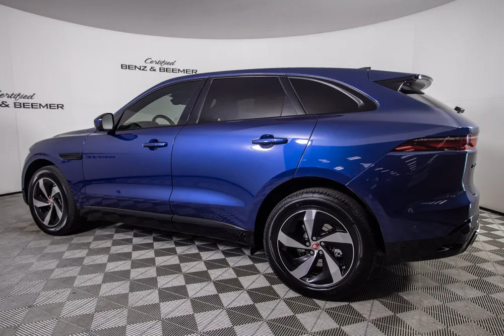 Jaguar F-PACE photo 13