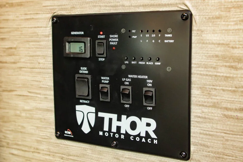 Ford Thor photo 75