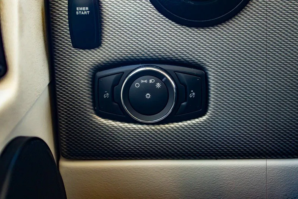 Ford Thor photo 32