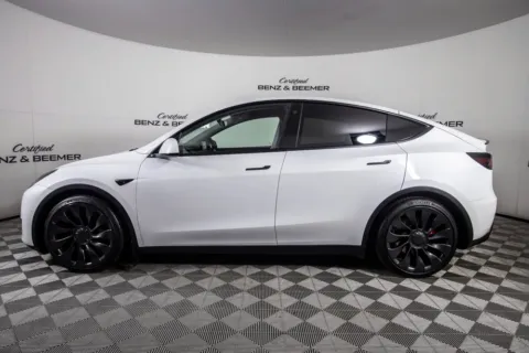 More photos of 2021 Tesla Model Y Performance at Certified Benz & Beemer Buying Center, AZ