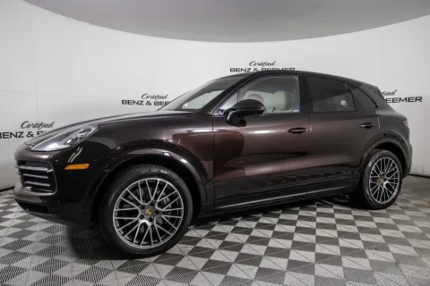More photos of 2022 Porsche Cayenne at Certified Benz & Beemer Buying Center, AZ
