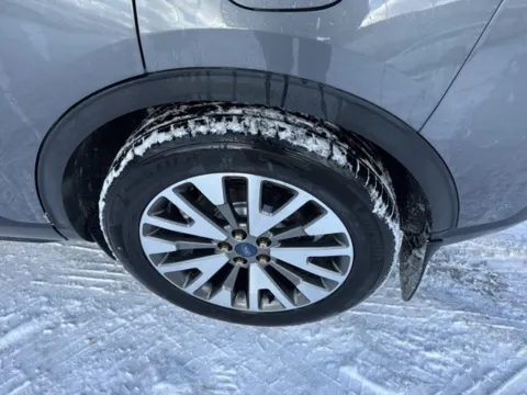 More photos of 2021 Ford Escape Hybrid Titanium at Brighton Motors, MI