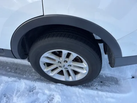 More photos of 2015 Ford Explorer at Brighton Motors, MI