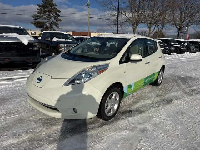 2011 Nissan LEAF SL