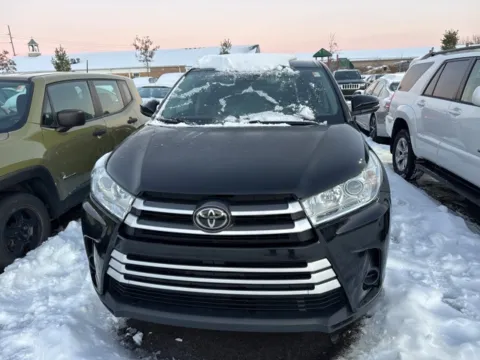 Photos of 2018 Toyota Highlander for sale in Brighton, MI at Brighton Motors