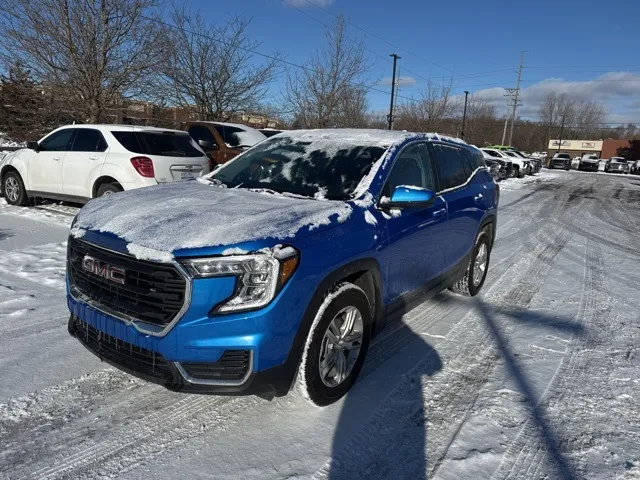 2024 GMC Terrain SLE's photo