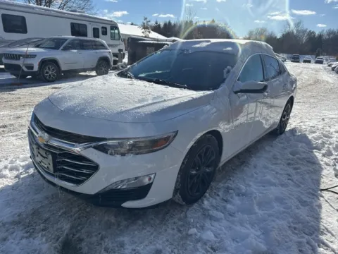 White 2020 Chevrolet Malibu LT for sale in Brighton, MI